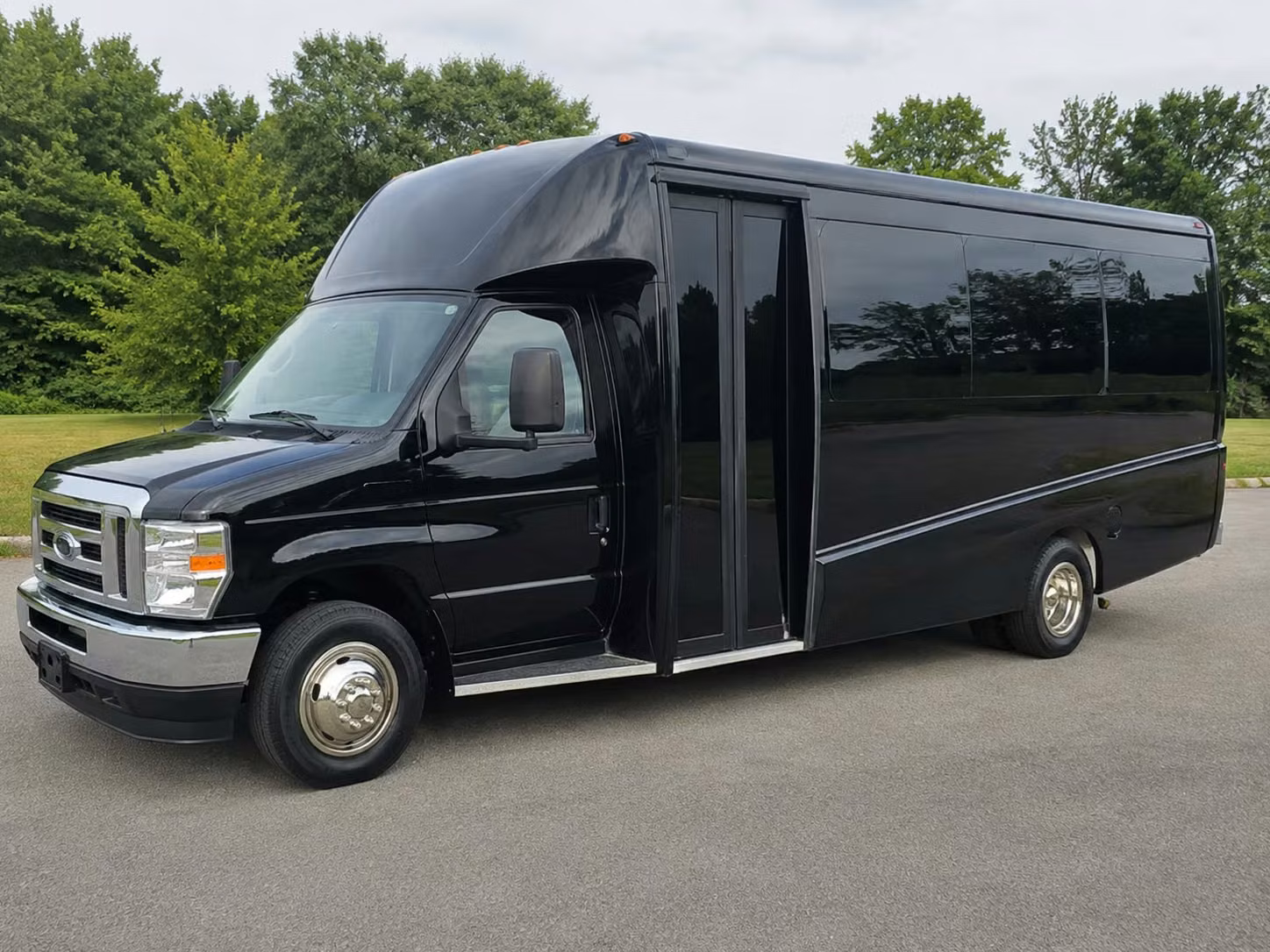 15 passenger minibus